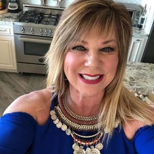 Meet your Posher, Christine